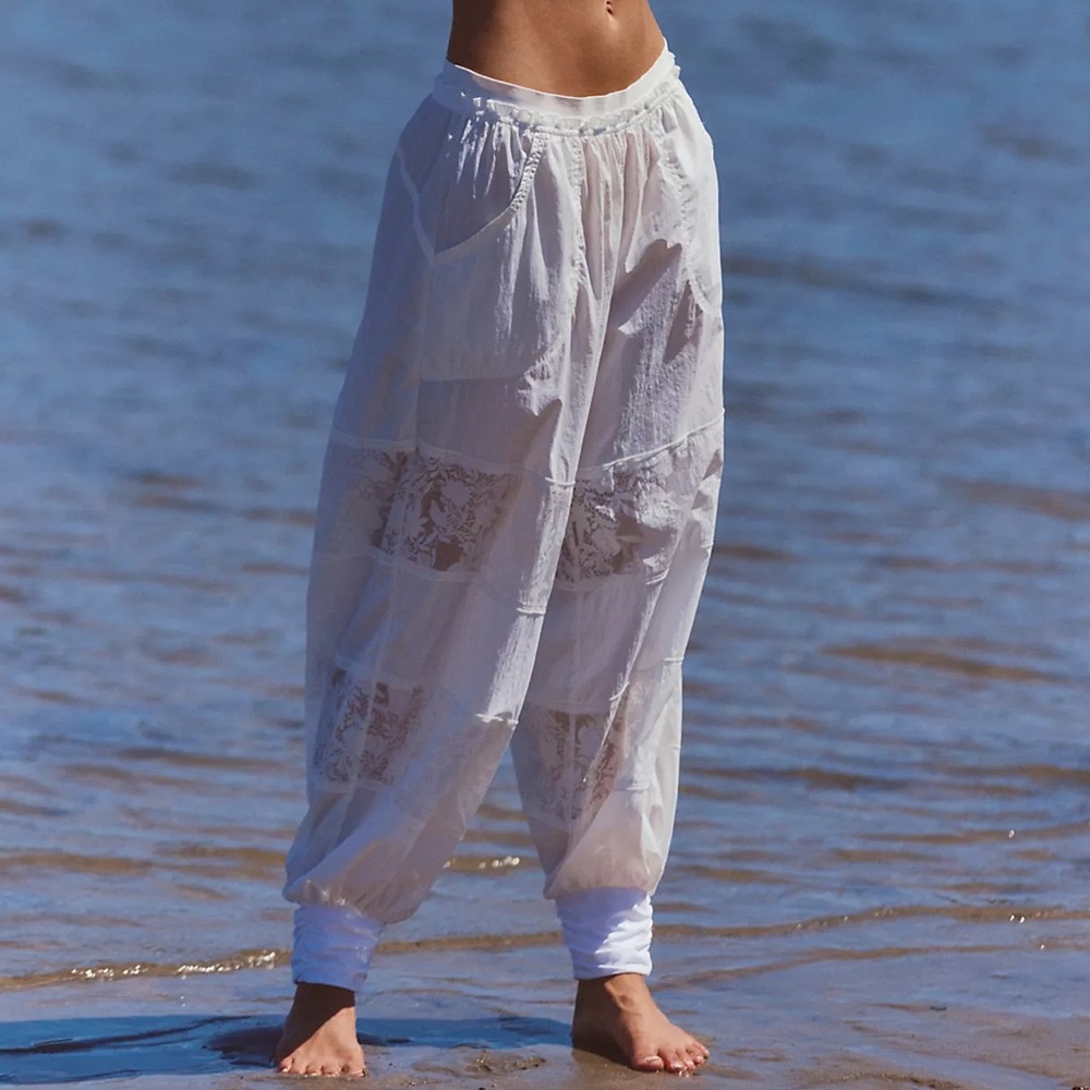 FREE PEOPLE COUNTING STARS PANTS (S)